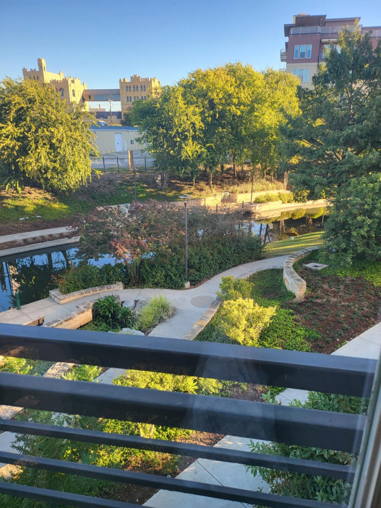 Beautiful Condo On Riverwalk W King Ste Free Parking Pet Friendly Centrally Located On The Riverwalk San Antonio Luaran gambar